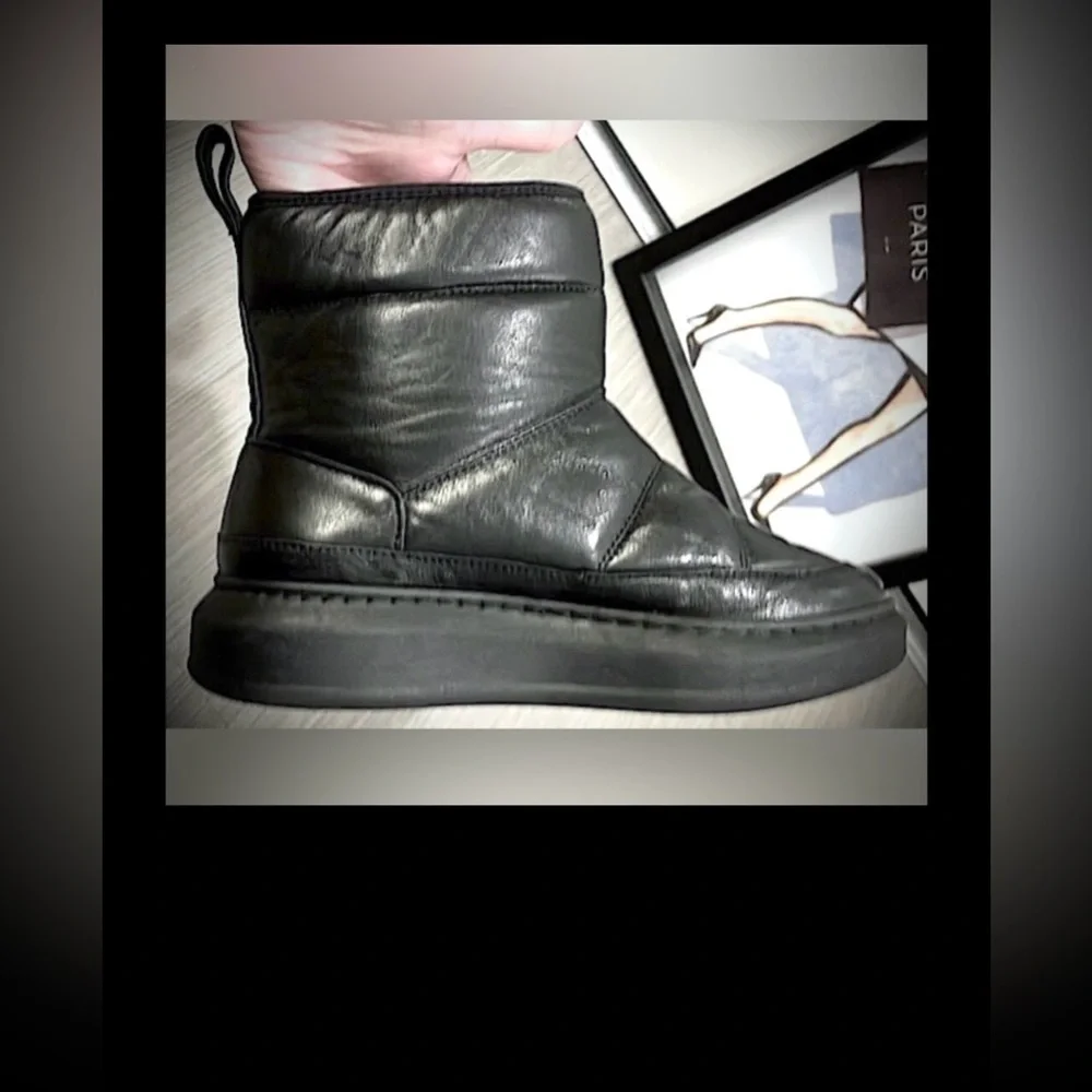 Ivylee Copenhagen Platform Moon boots Leather in black color EU size 36 = US 6.0